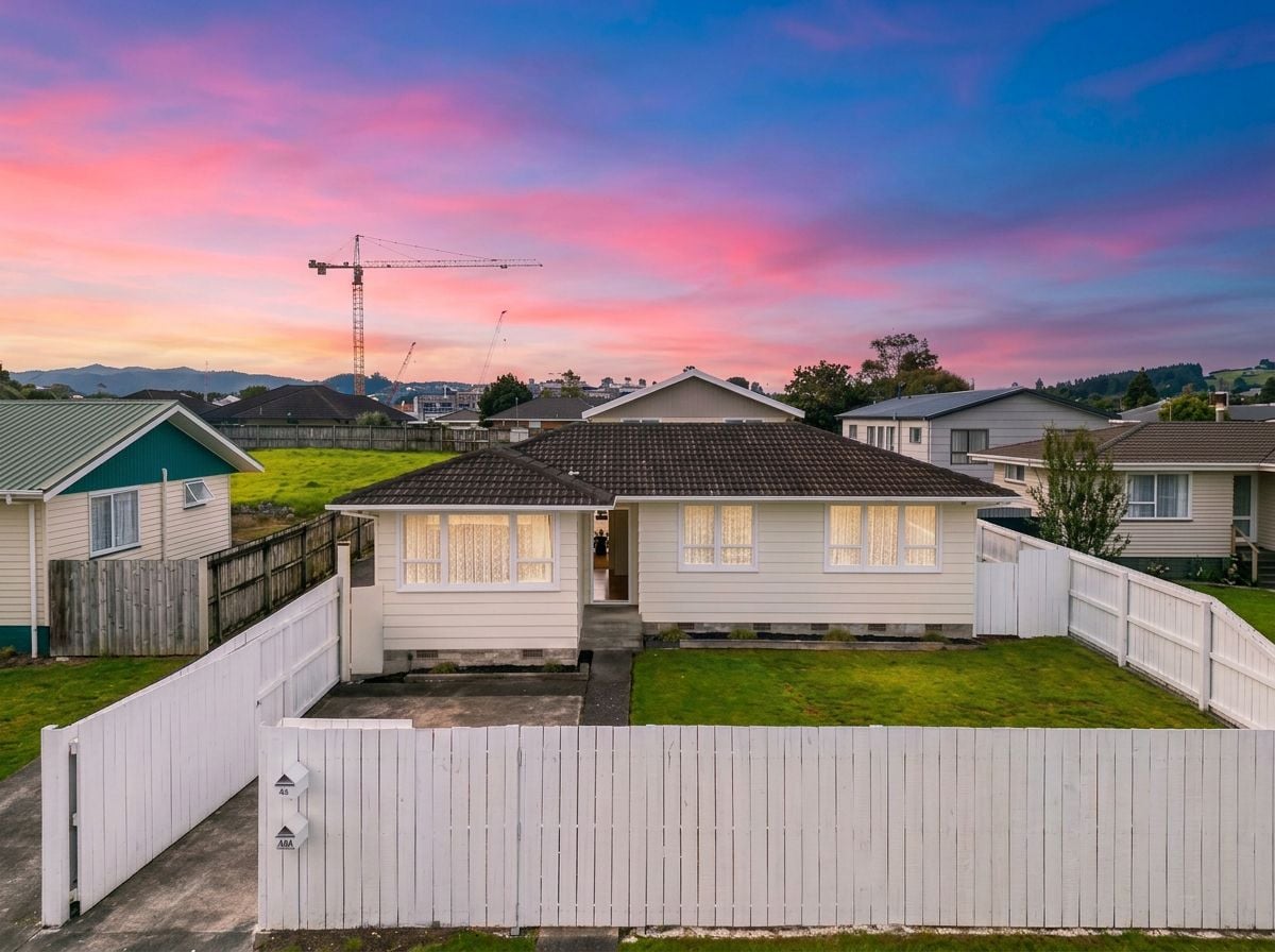 3 beds 1 bath house on 361m2 section, in Opaheke School Zone, close to Papakura town centre, motorway access, 48 Greenhaven Avenue, Opaheke, Auckland