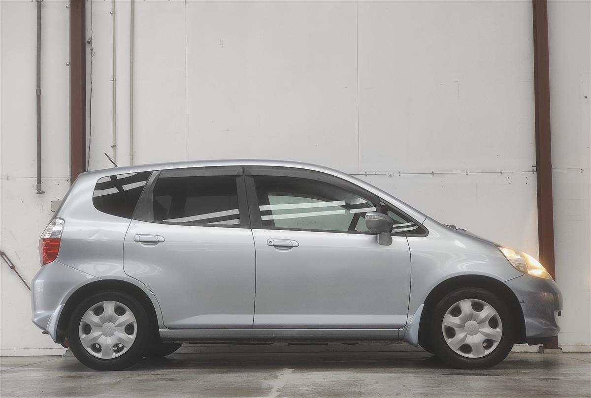 2006 Honda Fit /Hatchback Automatic, 5 seats, 4 owners, Petrol, 1,330 cc, 115,700 km