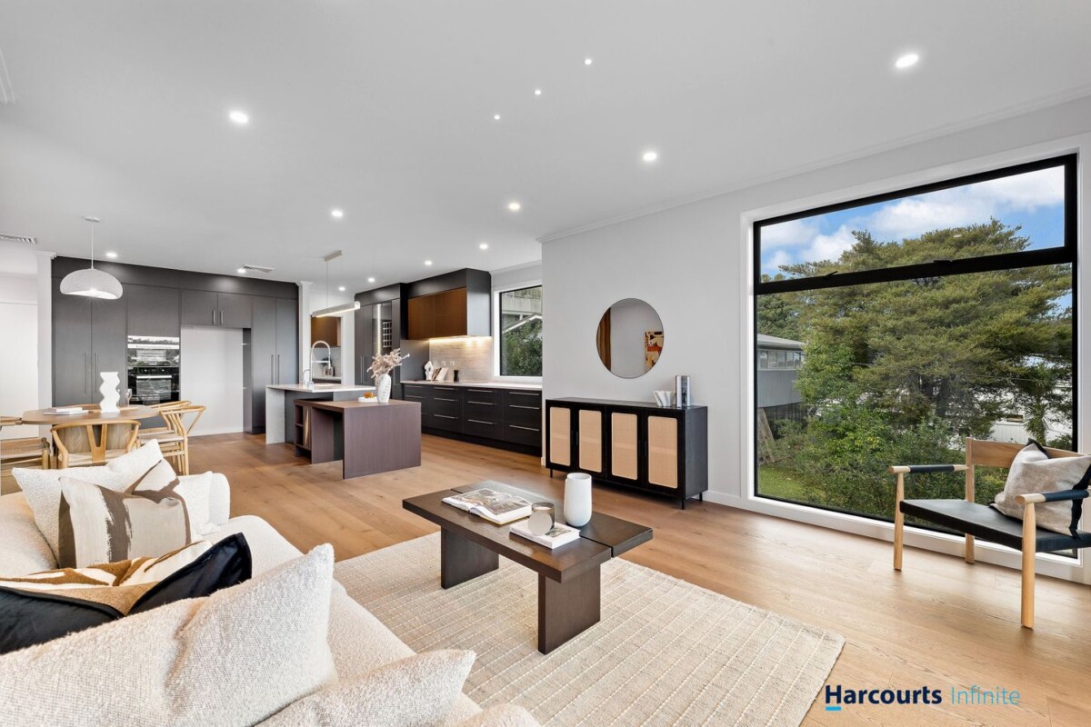 Rangitoto College zone, 301m2 Brandnew 5 beds 3 baths house with double garage on 418m2 section, close to beaches, schools, shops, supermarkets, zoned for Rangitoto College, Murrays Bay Primary, Murrays Bay Intermediate, and Northcross Intermediate, 545 Beach Road, Murrays Bay, Auckland