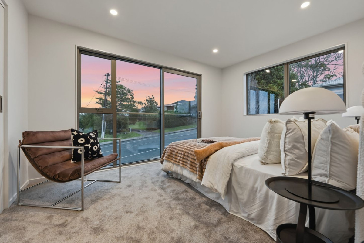 Westlake Boys & Westlake Girls High Schools zone, 193m2 Briandnew standalone 4 beds 3.5 baths home with double garage, Fully fenced private backyard, Brick + James Hardie exterior, Additional built-in storage cabinetry upstairs and in the separate laundry, close to to motorway access, bus station, shopping and amenities, 72A Sycamore Drive, Sunnynook, Auckland