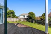225m2 4 beds 2 baths house with double garage on 741m2 section, zoned for Cockle Bay School, Shelly Park School, Somerville Intermediate and Howick College. close to Meadowlands Shopping Centre, Botany Town Centre, 6 Sharples Place, Somerville, Auckland