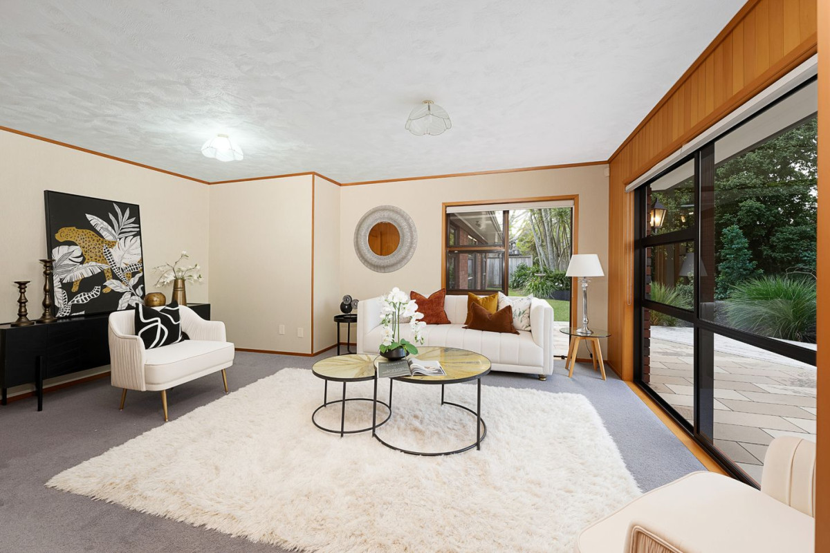 2 Kitchens, Home and Income on 660m2 section, 278m2 brick and tile 5 beds 3 baths house with double garage and 1-bed granny, close to local schools, parks, and public transport, easy access to motorway access, shops, 65 Rhinevale Close, Henderson, Auckland