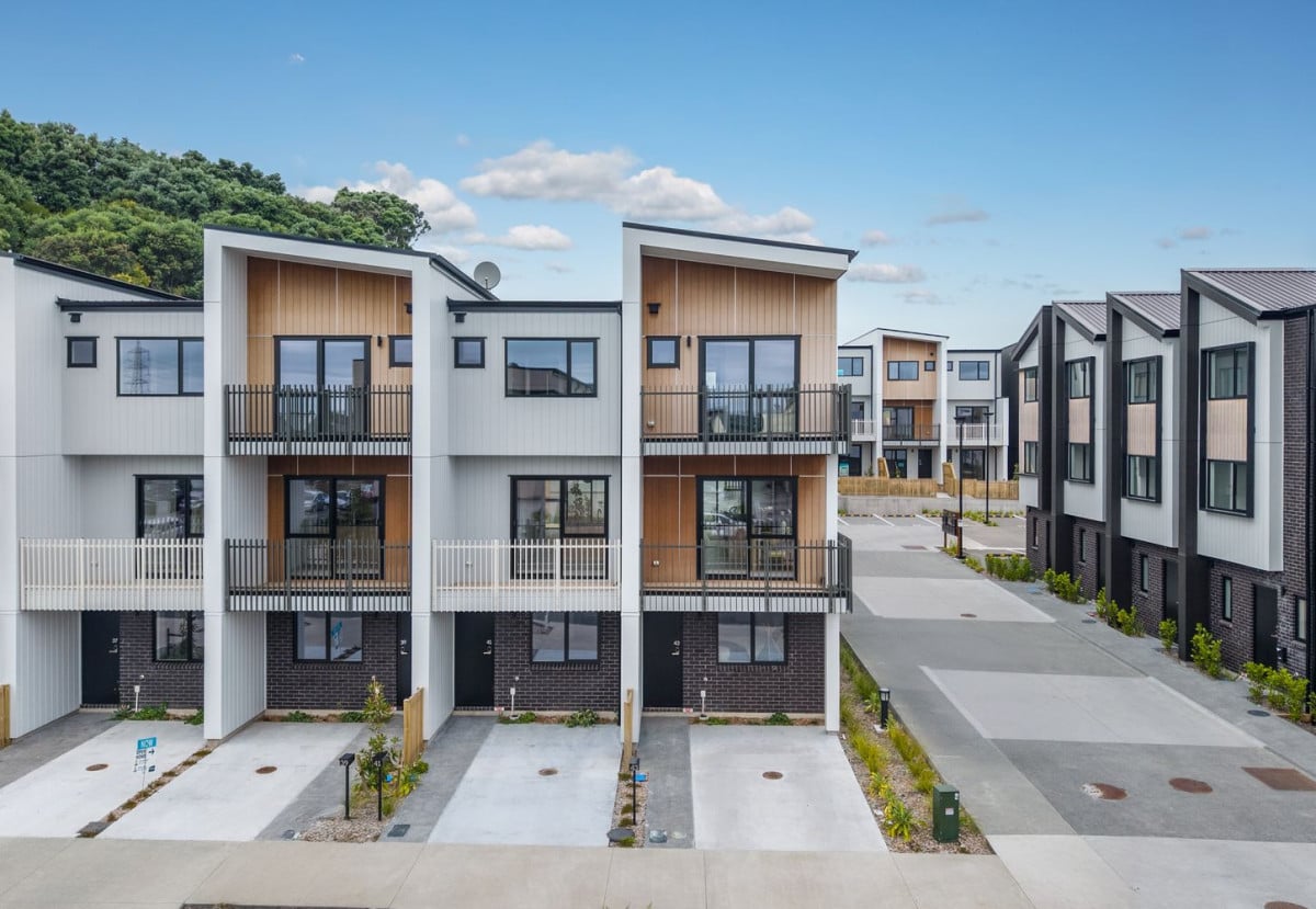 10-Year Master Build Guarantee, 3 beds 2 baths home with garage, m0ve-in ready, Minutes to Sylvia Park (shopping centre, Easy motorway access, Close to parks, schools & local amenities, (2 Bed + Study | 2 Bath | 1 Carpark – From $680,000, 3 Bed | 3 Bath | 1 Carpark – From $795,000, 4 Bed | 2.5 Bath | Garage + OSP – From $900,000,Mount Wellington, Auckland