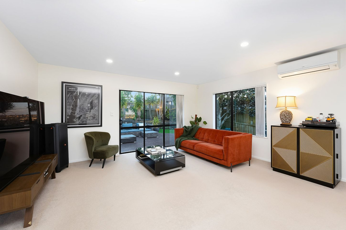 160m2 Brick and tile 3 beds 2 baths house with double garage on 547m2 section, within the desirable Western Heights School zone and close to local shops, parks, public transport, and the amenities of Henderson and Lincoln Road, 9 San Ignacio Court, Henderson, Auckland