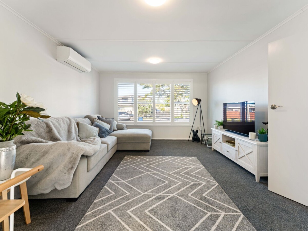 Must sell, Owners moving to Cambridge, Renovated 3 beds 1 bath house with garage on 690m2 section, The location is family-friendly with schooling close by, while still being well connected to transport, shops, 24 Cobham Crescent, Kelston, Auckland