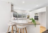 190m2 Standalone 3 beds 2 baths house with double garage, close to to Botany Town Centre and Meadowlands Shopping Centre, zoned for Cockle Bay School, Somerville Intermediate and Howick College, 1/8 Alicia Road, Somerville, Auckland
