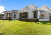 225m2 4 beds 2 baths house with double garage on 741m2 section, zoned for Cockle Bay School, Shelly Park School, Somerville Intermediate and Howick College. close to Meadowlands Shopping Centre, Botany Town Centre, 6 Sharples Place, Somerville, Auckland