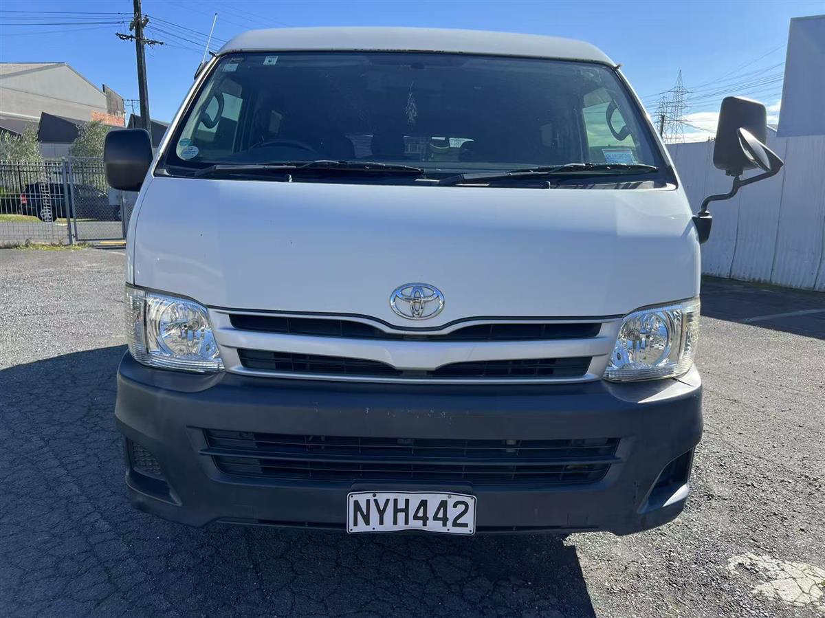 2012 Toyota Hiace Mini Bus Van Automatic, 10 seats, 4 doors, Tow Bar, Petrol, 2,693 cc, 136,947 km