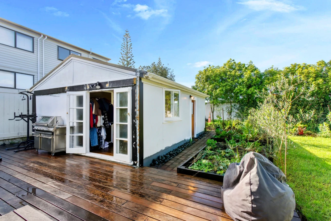 Must sell, 4 beds 1 bath house on 890m2 section, Concept plans are already available, Enjoy effortless access to WestCity, local amenities, and transport links. The vendors are highly motivated and ready to meet the market. ALL CONJUNCTIONALS WELCOME, 15 Kingdale Road, Henderson, Auckland