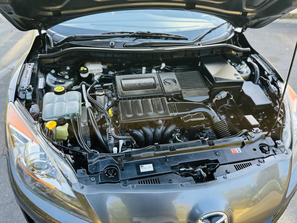 2012 Mazda Axela SPORTS !! Hatchback Tiptronic, Grey, 5 seats, New Import, Petrol, 1,500 cc, 17,565 km