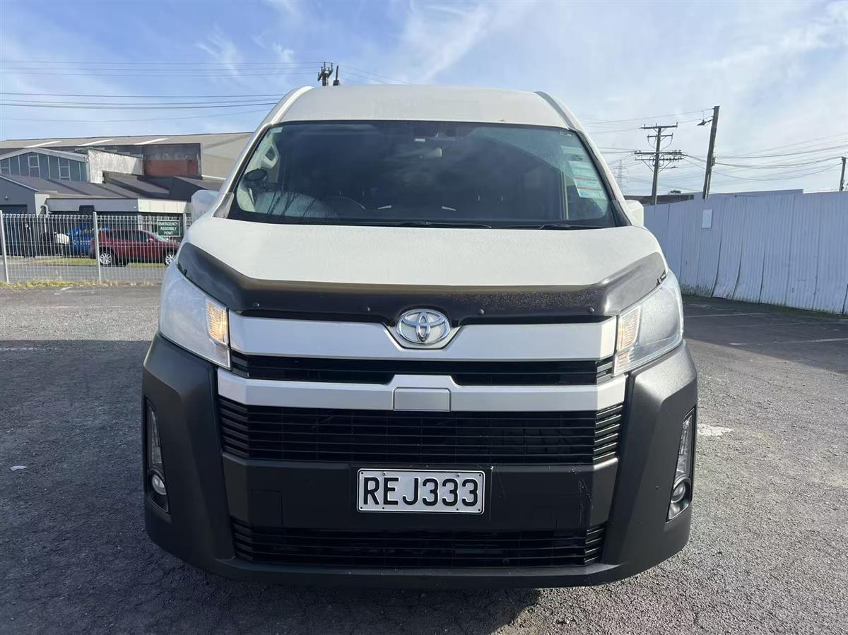 2023 Toyota Hiace ZX MB 2.8DT/6AT Van Automatic, 12 seats, Minibus, Diesel, 2,755 cc, 66,125 km