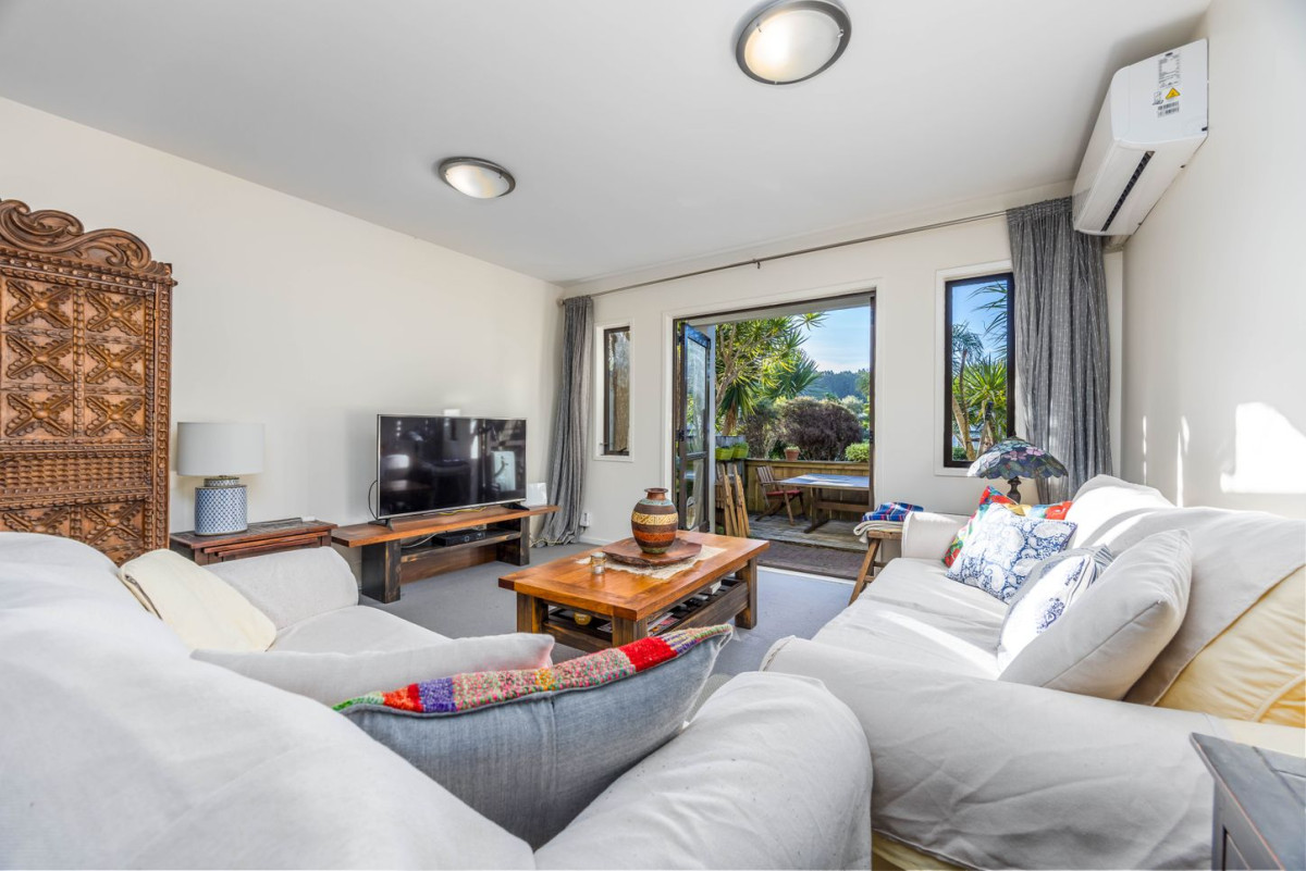 Motivated owner, 2 beds 1 baths home with garage in The Grange, enjou a tennis court and swimming pool, close to the Massey University campus, shopping mall, cafes, and public transport, 23/92 Bush Road, Albany, Auckland
