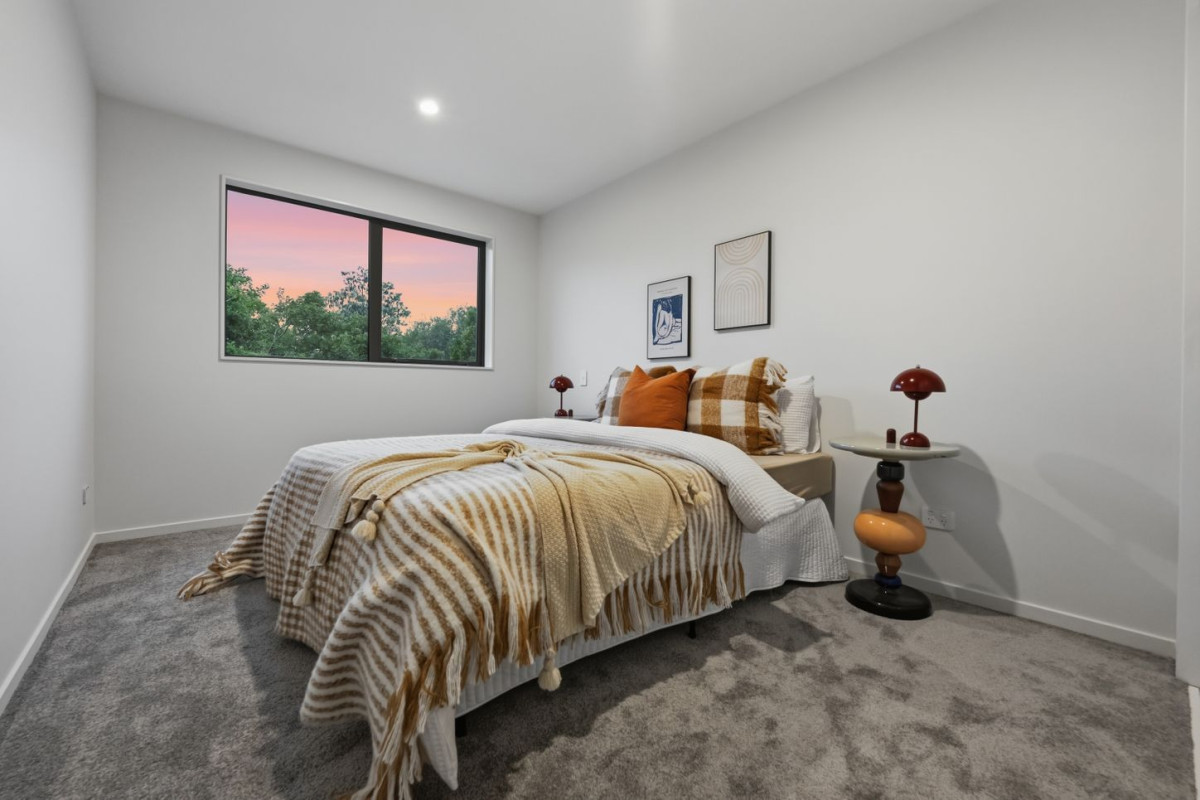 Westlake Boys & Westlake Girls High Schools zone, 193m2 Briandnew standalone 4 beds 3.5 baths home with double garage, Fully fenced private backyard, Brick + James Hardie exterior, Additional built-in storage cabinetry upstairs and in the separate laundry, close to to motorway access, bus station, shopping and amenities, 72A Sycamore Drive, Sunnynook, Auckland