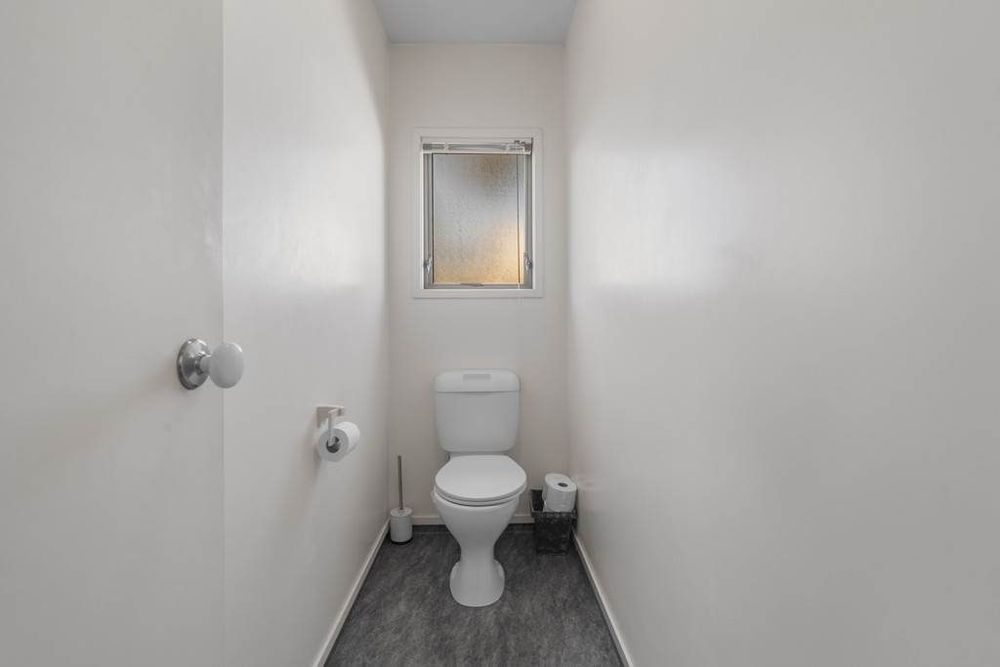 Standalone 3 beds 1 bath house with double garage on 414m2 section, Stroll to Te Atatu Peninsula Market, easy motorway access, 0.2 km to Matipo Road School, 0.9 km to Te Atatu Intermediate, 10A Holman Road, Te Atatu Peninsula, Auckland