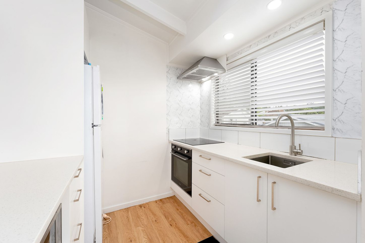 Renovated 3 beds 1 bath house with car parks on 404m2 section, currently rented, easy access to local schools, Glen Eden shops, train station, library, and New Lynn amenities. Zoned for Green Bay High School, 30A Leo Street, Glen Eden, Auckland