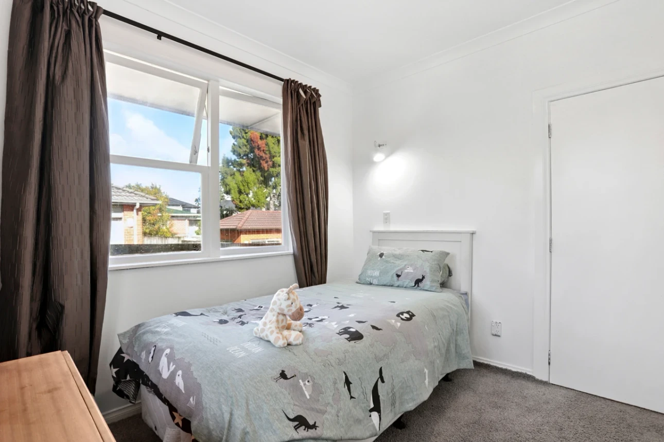 Must sell, 4 beds 1 bath house on 890m2 section, Concept plans are already available, Enjoy effortless access to WestCity, local amenities, and transport links. The vendors are highly motivated and ready to meet the market. ALL CONJUNCTIONALS WELCOME, 15 Kingdale Road, Henderson, Auckland