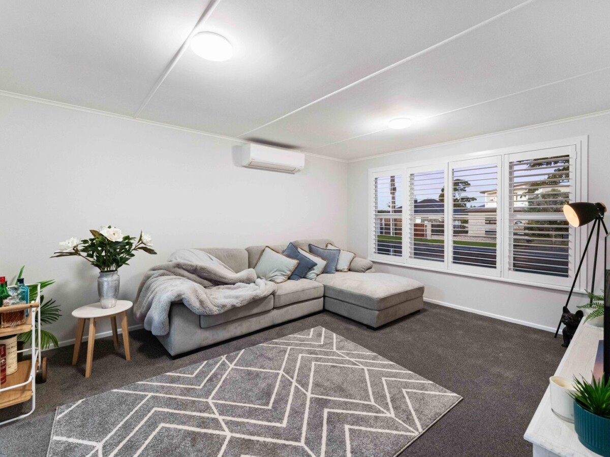 Must sell, Owners moving to Cambridge, Renovated 3 beds 1 bath house with garage on 690m2 section, The location is family-friendly with schooling close by, while still being well connected to transport, shops, 24 Cobham Crescent, Kelston, Auckland
