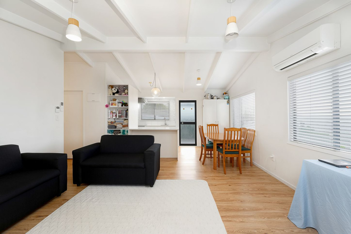 Renovated 3 beds 1 bath house with car parks on 404m2 section, currently rented, easy access to local schools, Glen Eden shops, train station, library, and New Lynn amenities. Zoned for Green Bay High School, 30A Leo Street, Glen Eden, Auckland