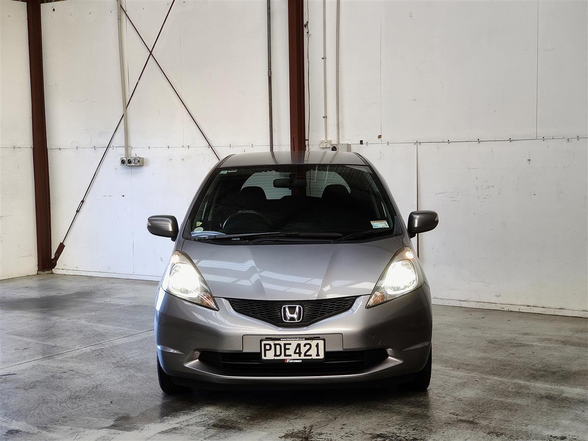 2010 Honda Fit 1.3/NEW WOF & SERVICED/ECO CAR Hatchback Automatic, 5 seats, 2 owners, Petrol, 1,330 cc, 101,436 km