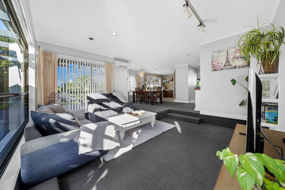 Brick and weatherboard 3 beds 2.5 baths house with double garage, within walking distance to the cinema, cafés, shops, restaurants, and other everyday amenities, 112 Edinburgh Street, Pukekohe, Auckland