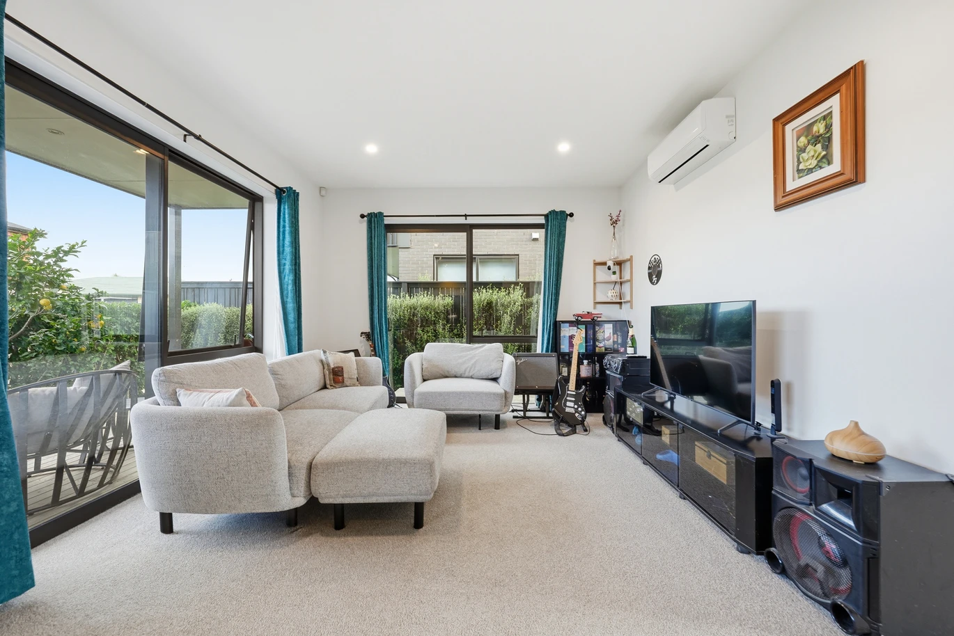 Built by Jalcon Homes, 2 beds 1 bath 1 car park apartment, Positioned on the ground level with its own private courtyard, just a short stroll to the heart of Kumeu, with easy access to Westgate Shopping Centre, SH16 motorway links, zoned for Huapai District School, St Paul’s School, and Massey High School, 3/38 Jane Maree Road Kumeu, Auckland