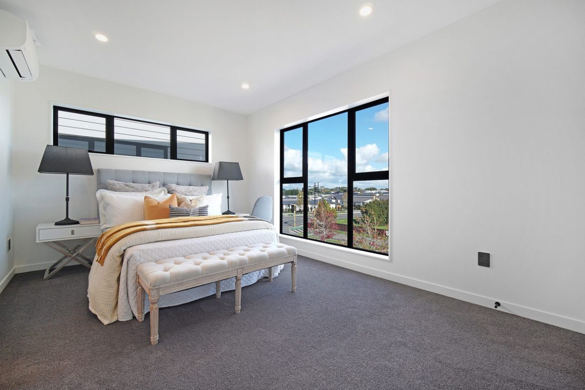 Freehold 5 beds 3.5 baths home with car park, Located close to schools, shops, easy motorway access, 149 Bremner Road, Drury, Auckland