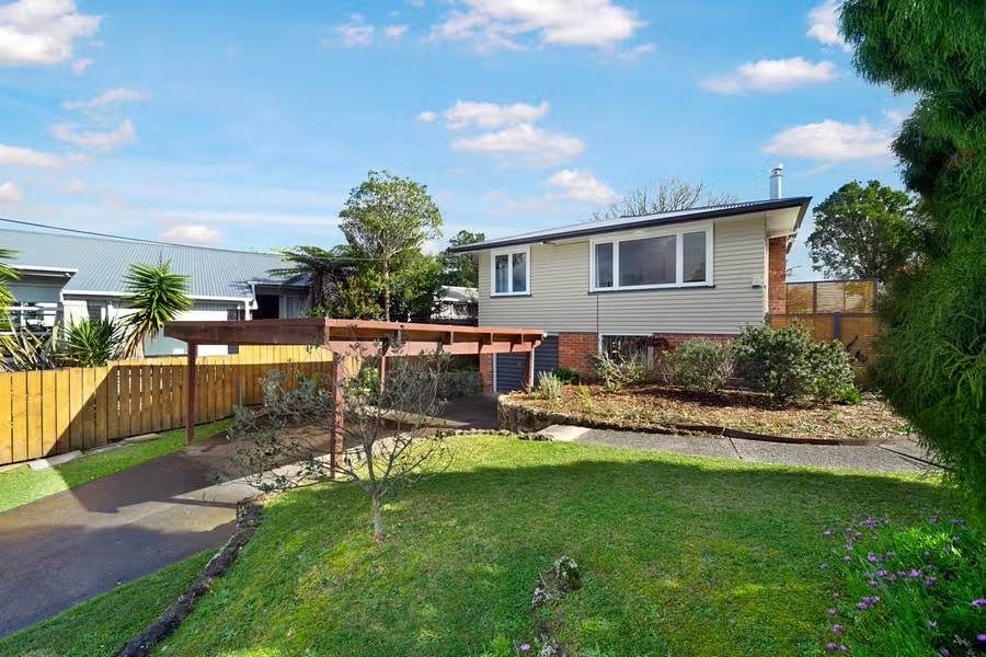 Urgent sell, Must sell, Ignore CV & Past Prices, Currently tenanted, 3 beds 1 bath house with garage on 812m2 section, The real bonus here is the huge rear workshop with two rooms and three-phase power, close to motorway access, local shops, and schooling, 0.5 km to Rangeview Intermediate, 34 Coniston Avenue, Te Atatu South, Auckland