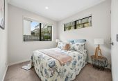 With Views, 2 kitchens, 290m2 7 beds (3 ensuites) 5.5 baths house with double garage and 2-beds granny on 372m2 section. close to schools, Ormiston shopping centre, double7 Fricker Way, Flat Bush, Auckland