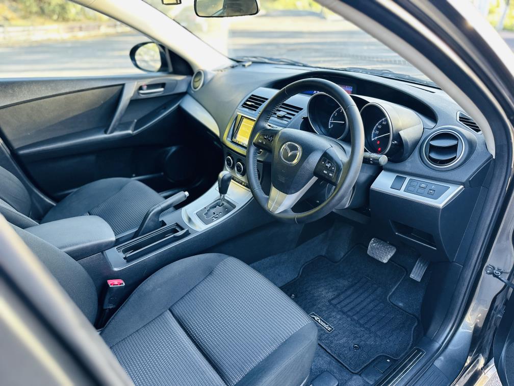 2012 Mazda Axela SPORTS !! Hatchback Tiptronic, Grey, 5 seats, New Import, Petrol, 1,500 cc, 17,565 km