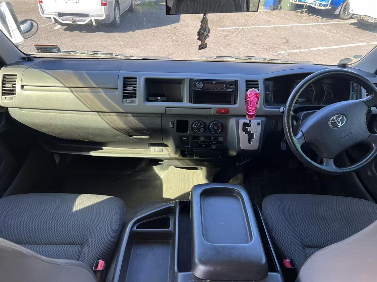 2012 Toyota Hiace Mini Bus Van Automatic, 10 seats, 4 doors, Tow Bar, Petrol, 2,693 cc, 136,947 km
