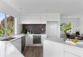 Macleans College zone, 190m2 3 beds 2 baths house with double garage, close to Mellons Bay Beach , MacDonald Walkway and Mcleay Reserve, Howick Village, zoned for Mellons Bay School, Bucklands Beach Intermediate, and Macleans College, 2/9 Colmar Road, Mellons Bay, Auckland