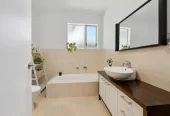 For rent, 4 beds 3 baths house with double garage, Available on 8th June, 74 Baverstock Road, Flat Bush, Auckland