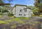 Mt Albert Grammar School zone, 4 beds + 3 flexi room 4 baths house on 1290m2 section, Walking distance to Eden Park, Dominion Road local restaurants, supermarkets, bus stations and Kingsland Train station, 4KM to Auckland CBD & Universities, 1 Onslow Road, Mount Eden, Auckland