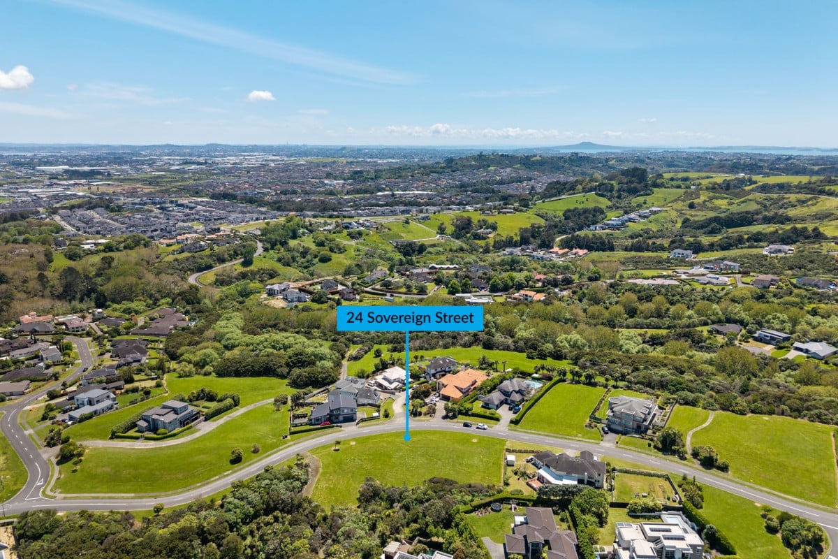 Vendors relocating overseas, 1716m2 Lifestyle section, 4.4 km to Ormiston town centre, 24 Sovereign Street, Flat Bush, Auckland