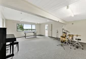 Overseas Vendor Must sell, 720m2 Sea views 5 beds 5 baths house with triple garage and A self-contained guest wing, car room, music room, office, swimming pool, the full-sized tennis court. A sauna, private gym, and children’s playground, direct beach access from the backyard for sunrise kayaking, moments from Half Moon Bay’s shops, 38 Venus Place, Half Moon Bay, Auckland