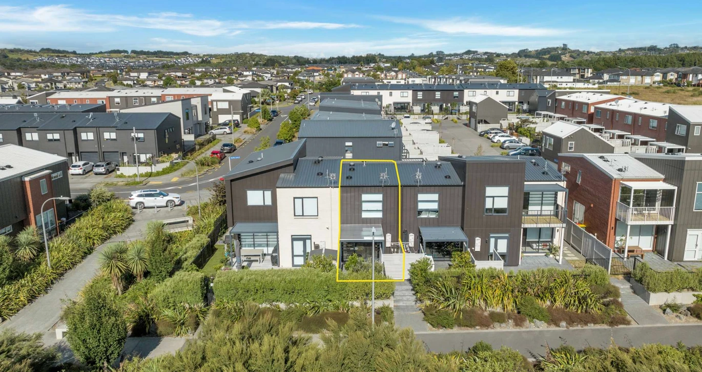 Urgent sale, Fletcher Built Freehold Home | No Body Corp Fees |2 Bedrooms | 1.5 Bathrooms | Floor Area 82 sqm (m.o.l) | Land Area 101 sqm | Reserve Outlook, close to Ormiston Town Centre and zoned for excellent local schools, 16 Rorida Lane Flat Bush, Auckland