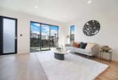 Freehold 5 beds 3.5 baths home with car park, Located close to schools, shops, easy motorway access, 149 Bremner Road, Drury, Auckland