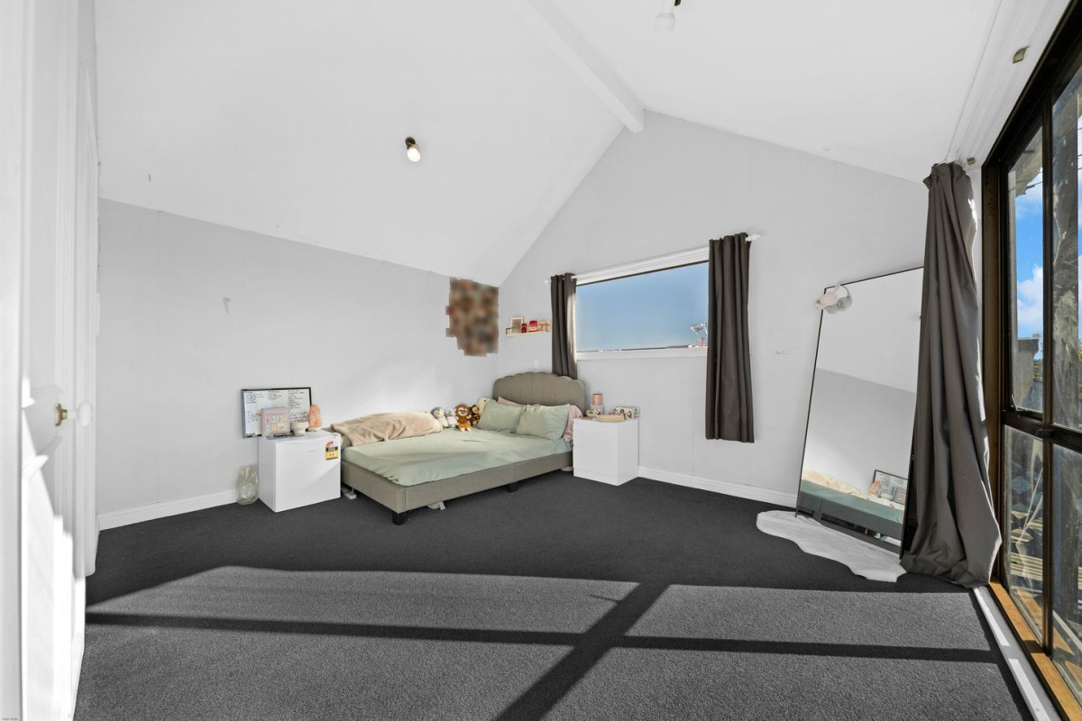 Brick and weatherboard 3 beds 2.5 baths house with double garage, within walking distance to the cinema, cafés, shops, restaurants, and other everyday amenities, 112 Edinburgh Street, Pukekohe, Auckland