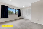 Freehold 754m2 in a Use / Commercial Zone, 300m2 floor area, 4 beds 1 bath house, A high-visibility storefront or office area (2 offices, lounge, kitchenette, toilet), 1 garage space, 2 carport spaces and 5 off street parks, minutes away from major transport links, shopping hubs, and local amenities, 118 Pakuranga Road, Pakuranga, Auckland