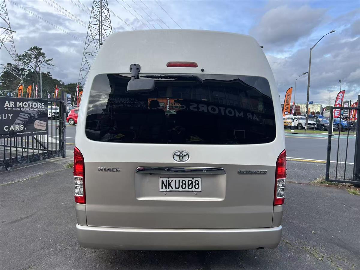 2017 Toyota Hiace Van Automatic, 10 seats, Minibus, Petrol, 2,690 cc, 149,093 km