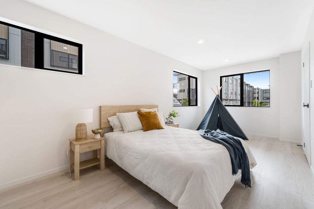 10-Year Master Build Guarantee, 3 beds 2 baths home with garage, m0ve-in ready, Minutes to Sylvia Park (shopping centre, Easy motorway access, Close to parks, schools & local amenities, (2 Bed + Study | 2 Bath | 1 Carpark – From $680,000, 3 Bed | 3 Bath | 1 Carpark – From $795,000, 4 Bed | 2.5 Bath | Garage + OSP – From $900,000,Mount Wellington, Auckland