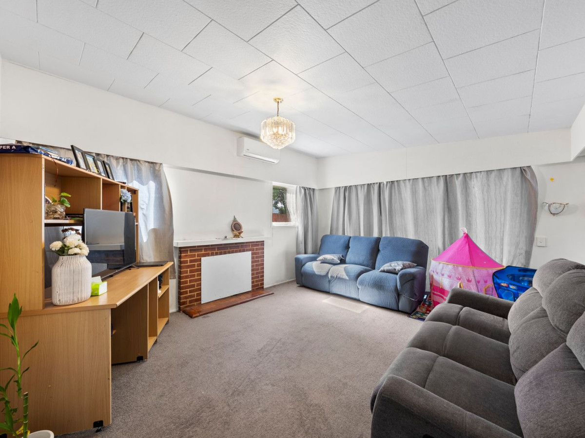 809m2 section, 130m2 Brick and tile 3 beds 1 bath house, Large garage plus carport for secure parking and storage, Fully fenced section , Close to schools, shops, motorway access, 779 Great South Road, Papatoetoe, Auckland