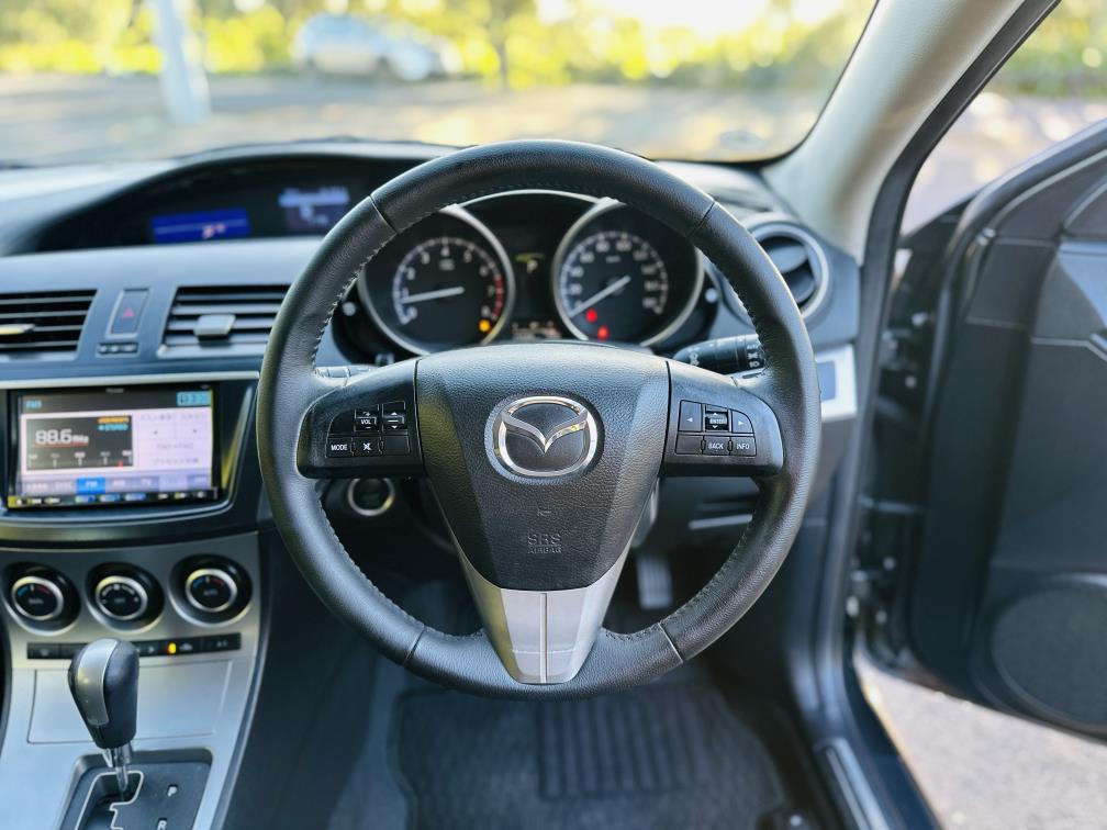 2012 Mazda Axela SPORTS !! Hatchback Tiptronic, Grey, 5 seats, New Import, Petrol, 1,500 cc, 17,565 km