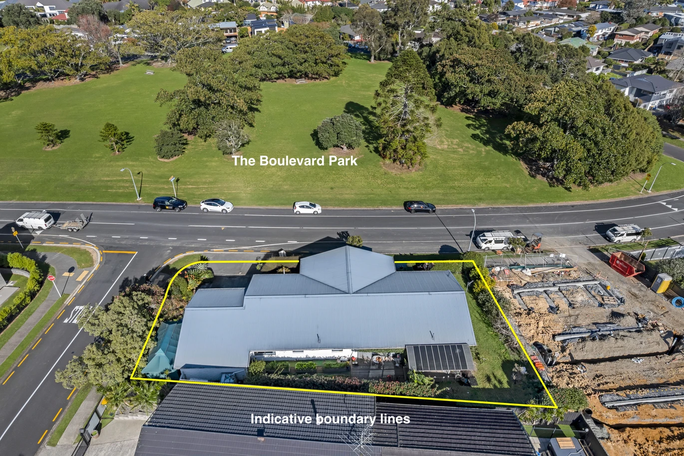 675m2 corner site, Opposite to a Park, 5 beds 3 baths house with double garage, zoned for Sunnyhills School, Farm Cove Intermediate, and Pakuranga College, with both Sunnyhills School and St Kentigern College within walking distance, The owner has obtained the neighbouring property’s consent for stormwater access, 29 The Boulevard Sunnyhills, Auckland