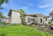 Mt Albert Grammar School zone, 4 beds + 3 flexi room 4 baths house on 1290m2 section, Walking distance to Eden Park, Dominion Road local restaurants, supermarkets, bus stations and Kingsland Train station, 4KM to Auckland CBD & Universities, 1 Onslow Road, Mount Eden, Auckland