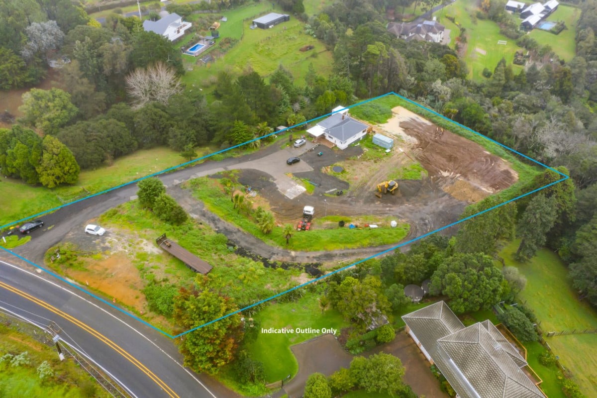 Must sell, Vendor’s Circumstances Changed, Botany Downs Secondary College zone, 4 beds 1 bath house on 8093m2 section, 5.4 km to Botany Downs Centre, 525 Whitford Road, Whitford, Auckland