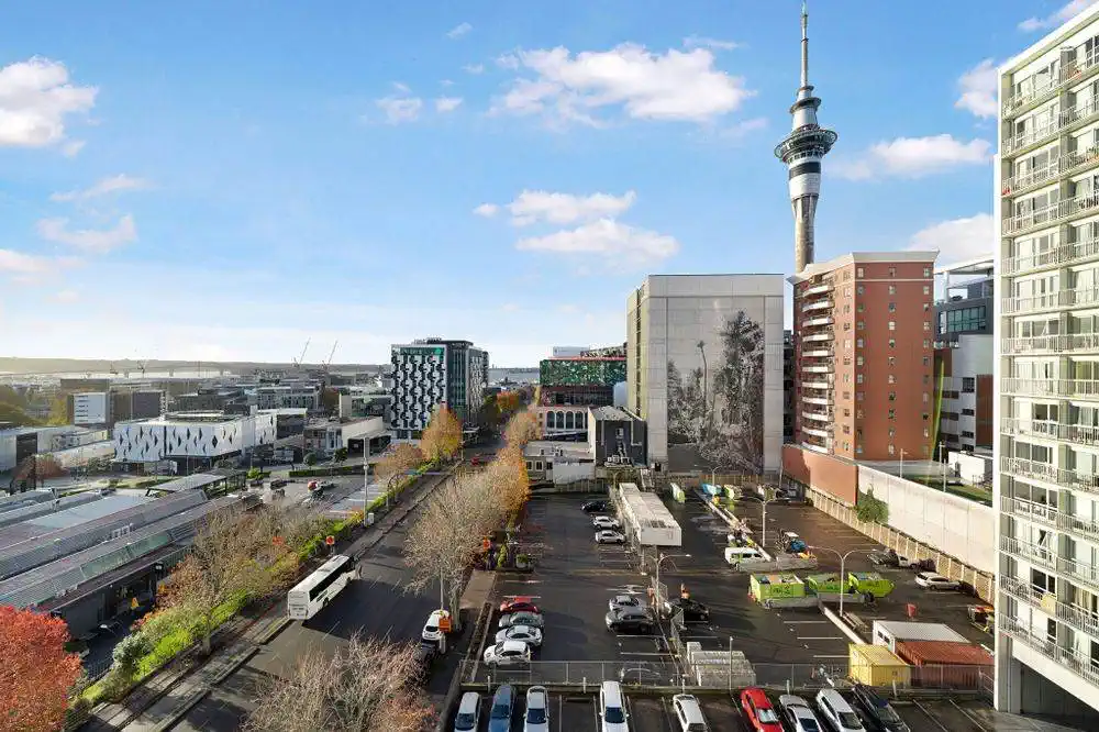 Auckland Girls’ Grammar School zone, Freehold 2 beds 1 bath apartment with car park, 0.9 km to Auckland Girls’ Grammar School, 826/72 Nelson Street, City Centre, Auckland