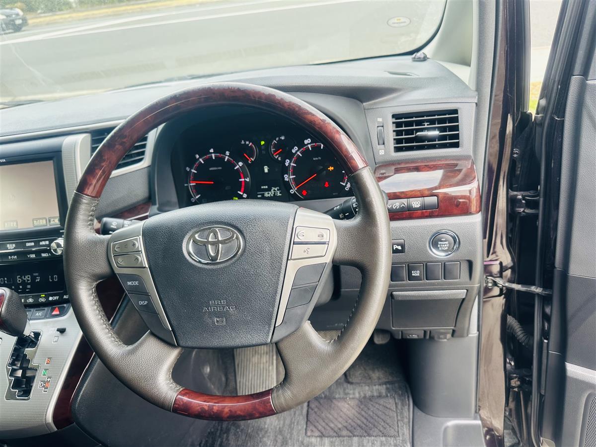 2012 Toyota Vellfire Van Automatic, STOCK CLEARNCE SALE, 7 seats, Petrol, 2,500 cc, 162,000 km