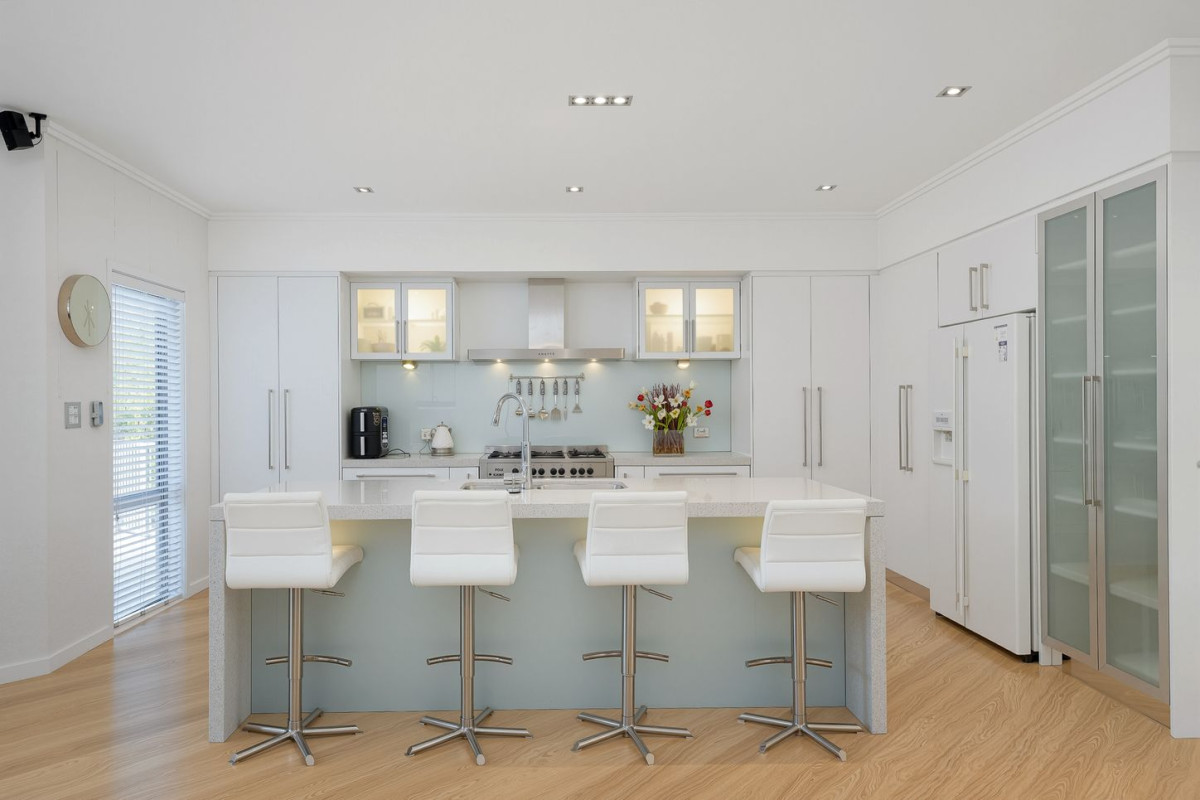 3386m2, Priced Well Below The CV, Owners nearly finished building their new home – bring your offers!, 435m2 7 beds 3 baths house with double garage and swimming pool, close to schools, local shops, 7 Burgundy Park Avenue, Henderson, Auckland