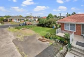 For rent, 4 beds 2 baths house with double garage, Available from 6th, June, 19 Fraser Road, Papatoetoe, Auckland